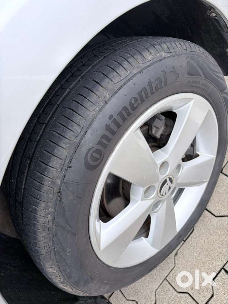 Skoda Rapid 1.6 Mpi Elegance, 2015, Petrol