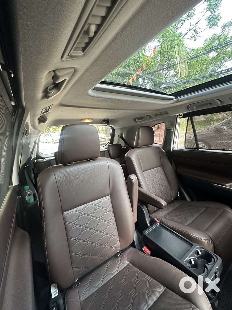 Toyota Innova Hycross 2.0 Zx (o) Hybrid 7 Str, 2025, Petrol