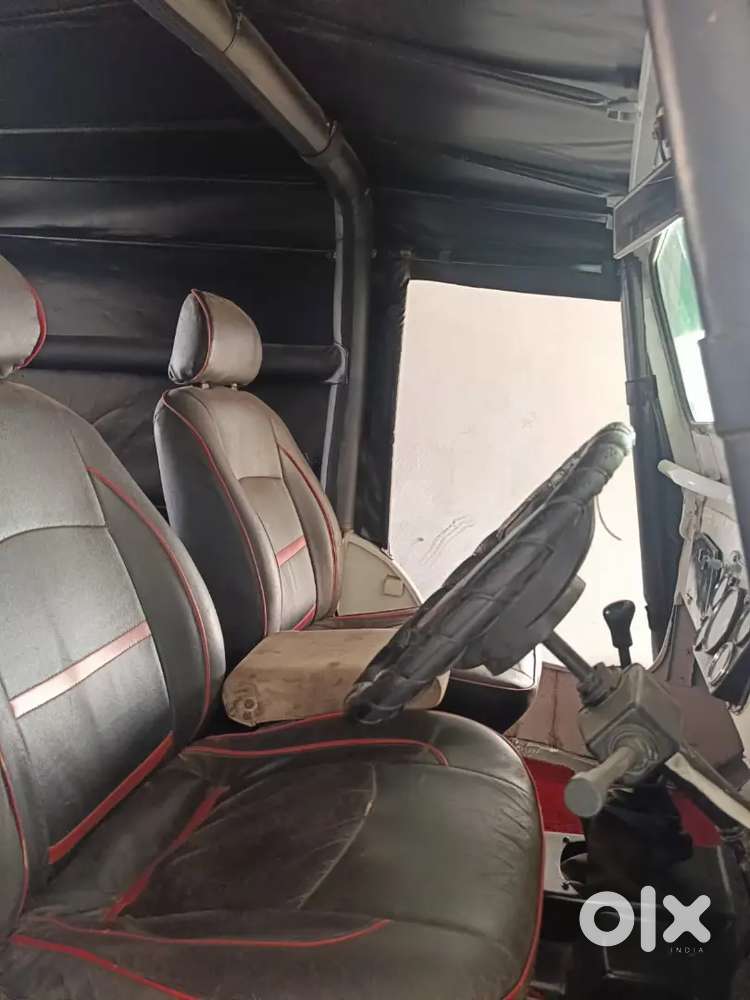 Mahindra Jeep Commander 750 1996