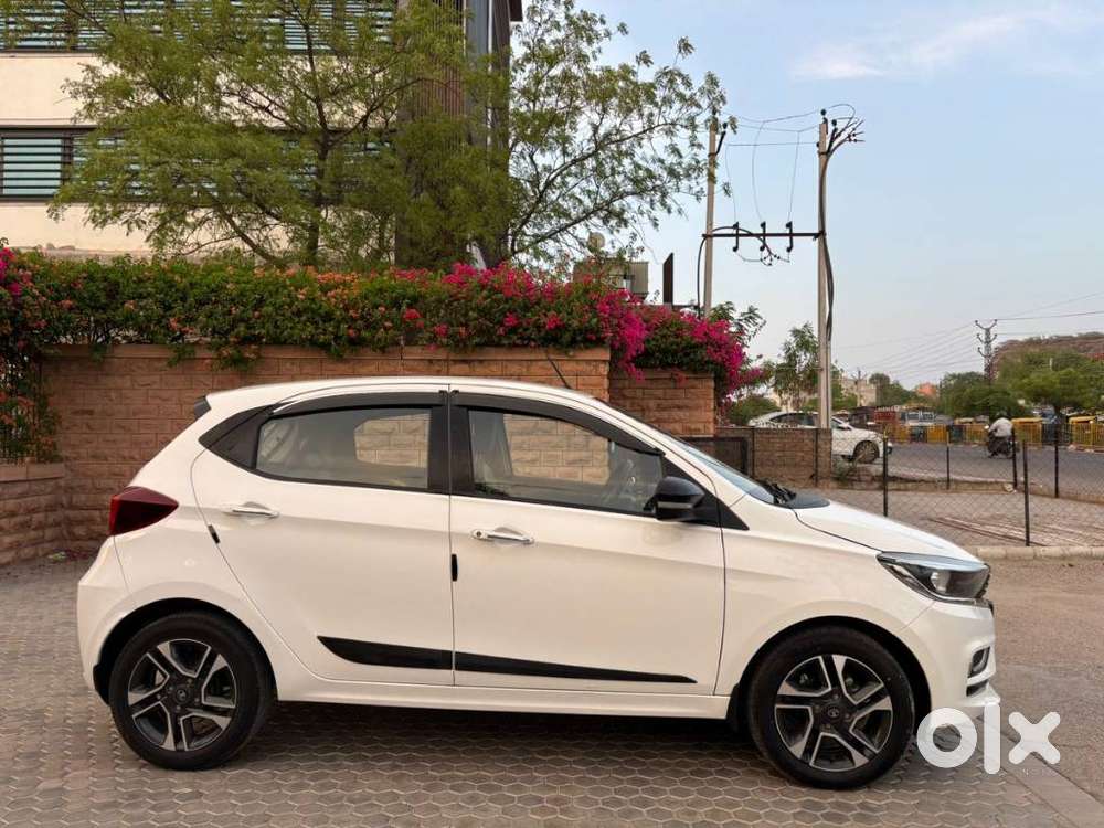 Tata Tiago 1.2 Revotron Xza, 2022, Petrol