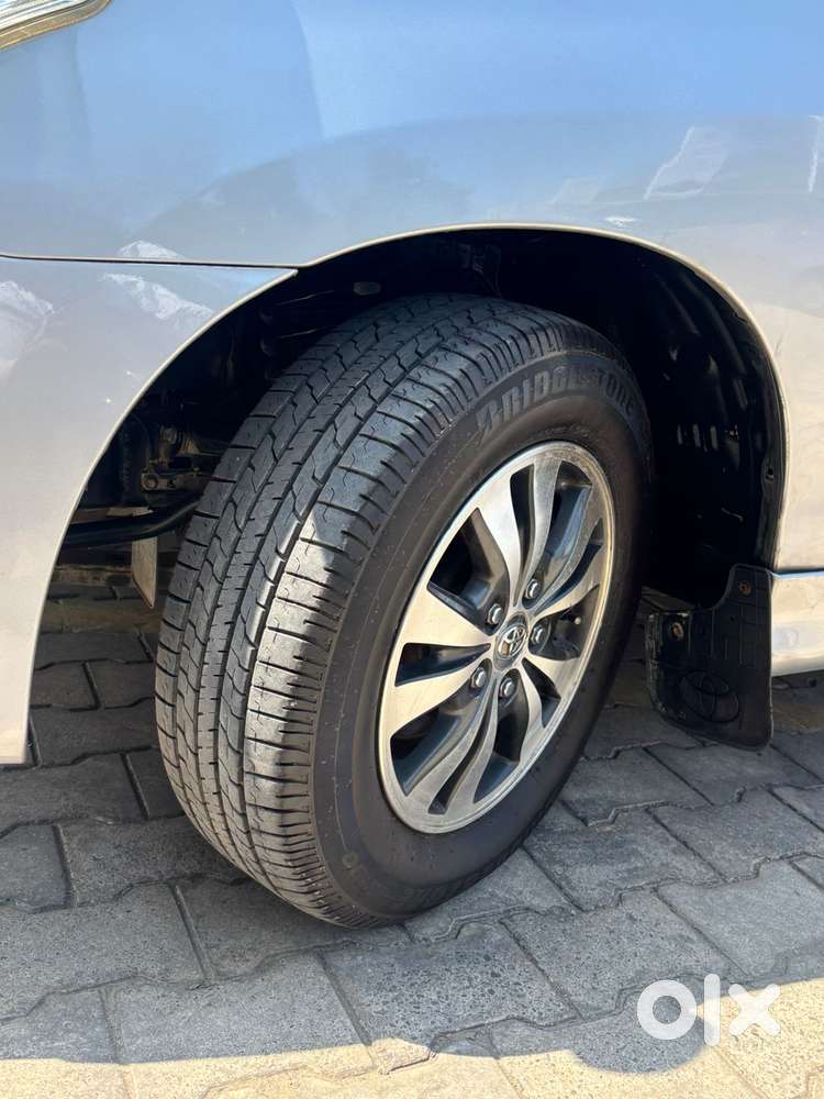 Toyota Innova 2.5 Vx 7 Str Bs-iii, 2015