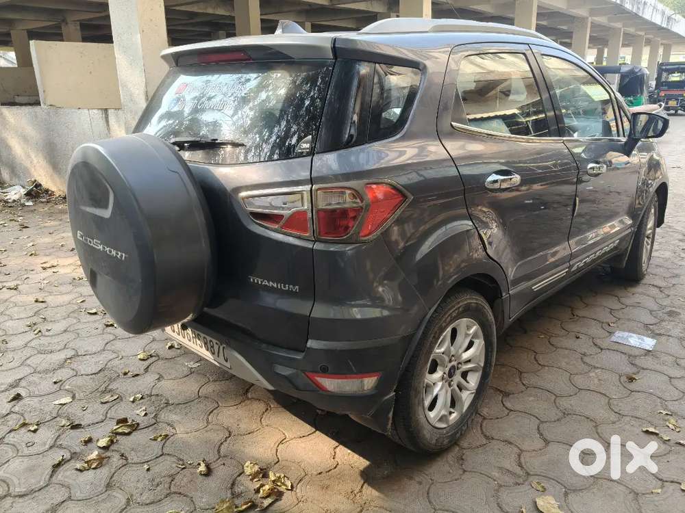 Ford Ecosport 2015 Petrol 82000 Km Driven