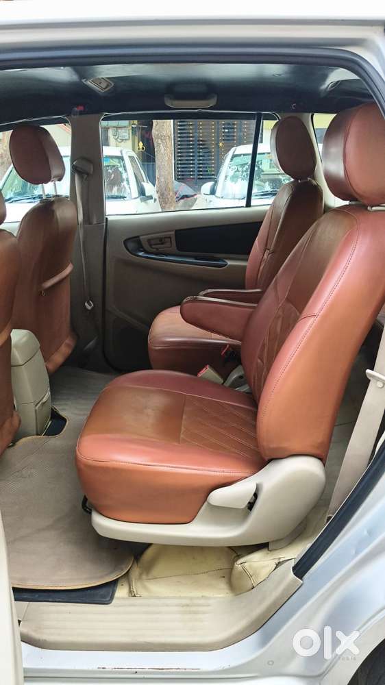 Toyota Innova 2.5 G (diesel) 8 Seater Bs Iv, 2014, Diesel
