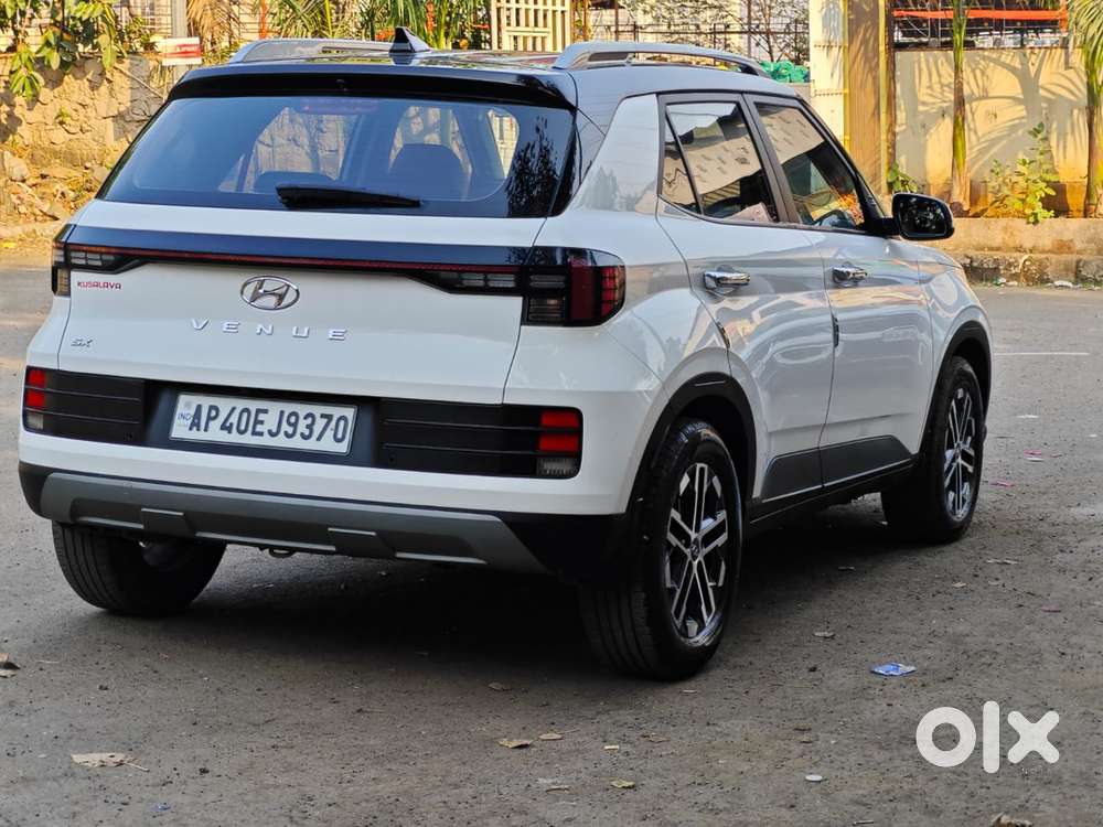 Hyundai Venue 2024 Diesel 38500 Km Driven
