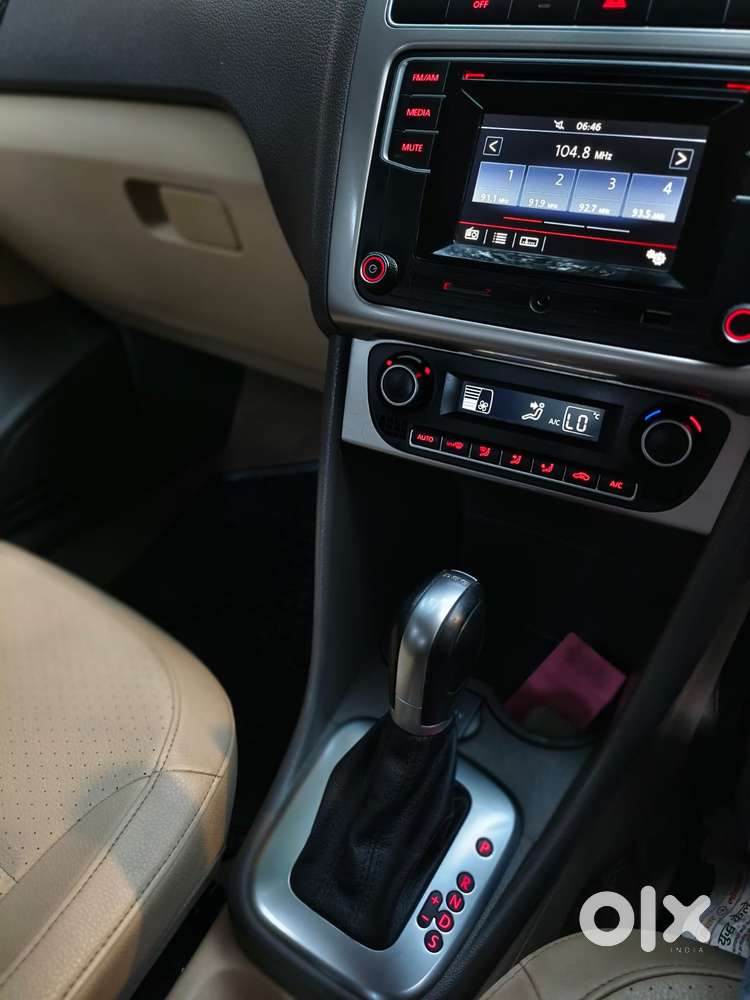 Volkswagen Vento 1.2 Tsi Highline Plus At, 2017, Petrol