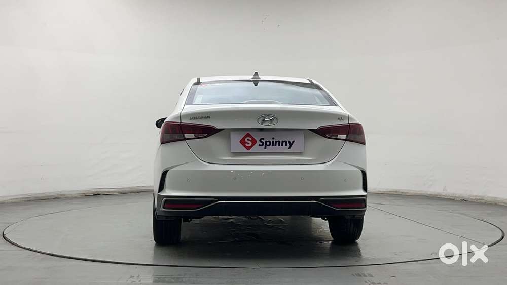 Hyundai Verna 1.5 Sx (o) Vtvt Ivt, 2022, Petrol