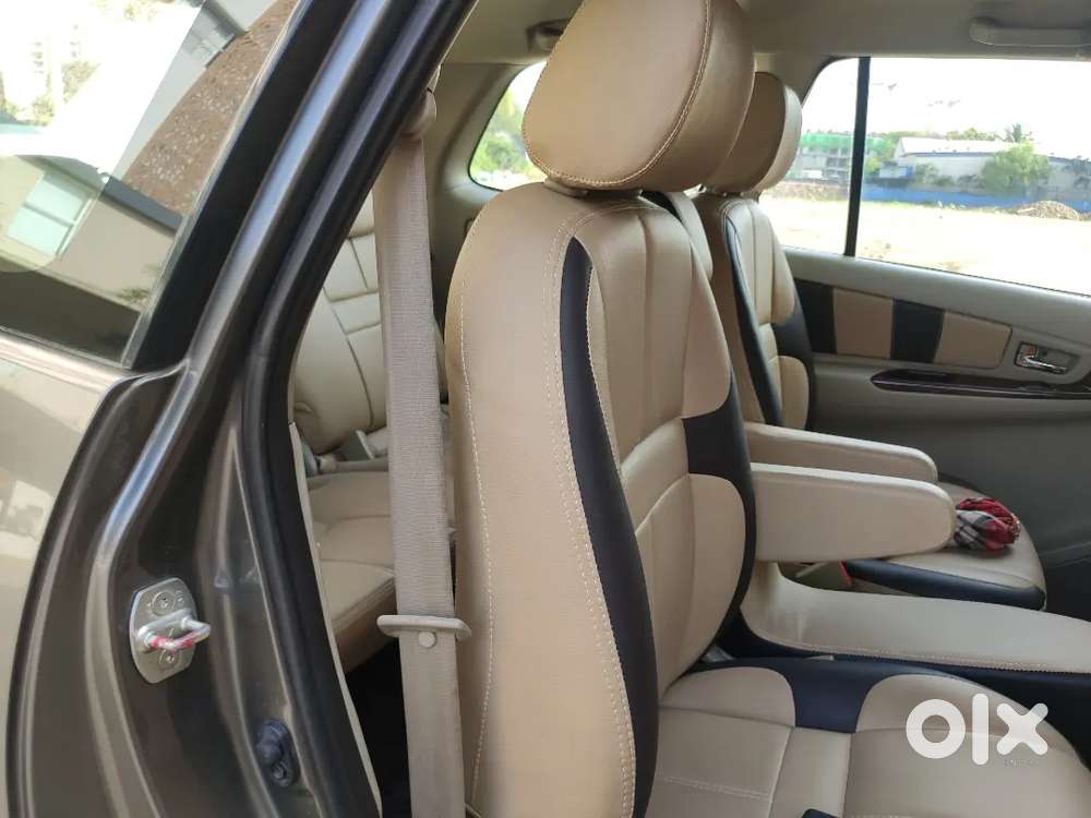 Toyota Innova 2.5 V 2012