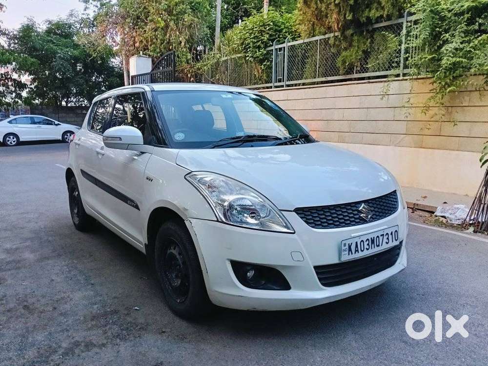 Maruti Suzuki Swift Vxi 1.2 Abs Bs-iv, 2013, Petrol