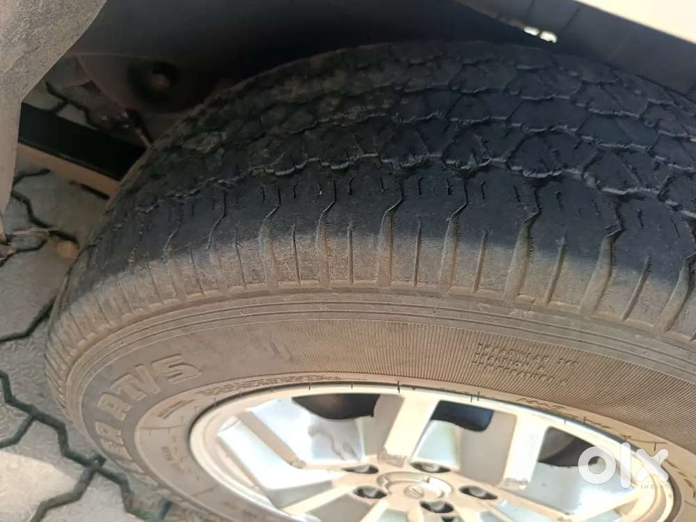 Mahindra Tuv T8 Mhawk Top Model