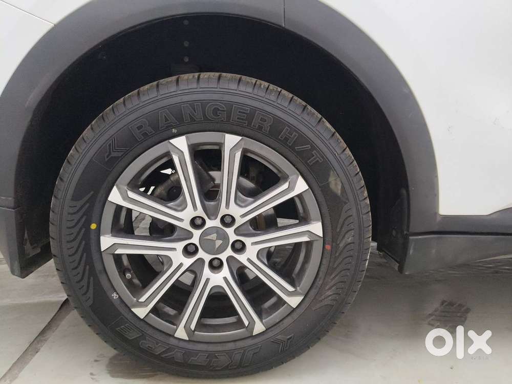 Mahindra Xuv700 2.0 Ax 7 Petrol At Luxury Pack Str, 2023, Petrol