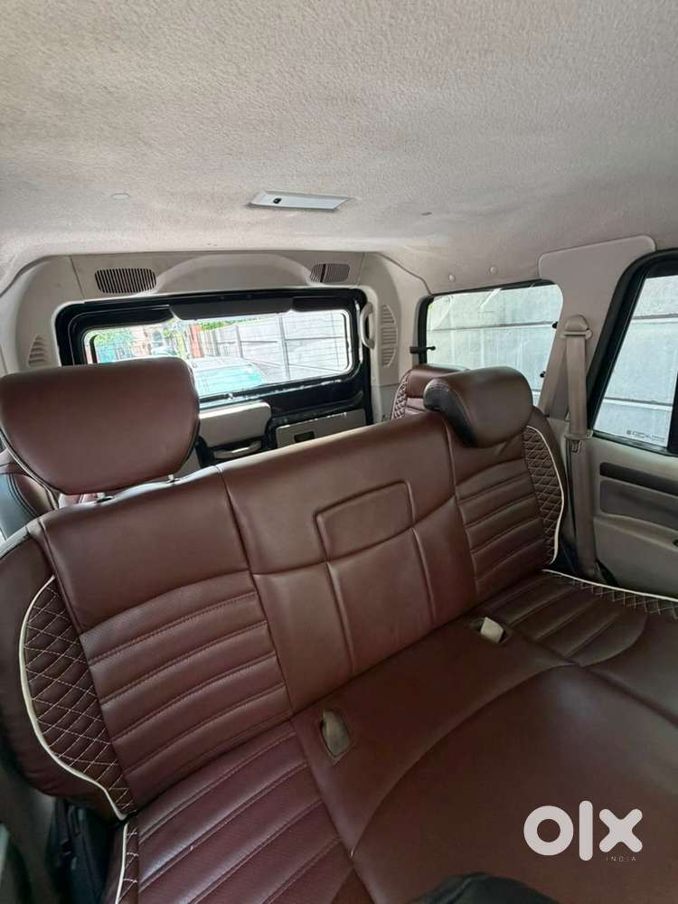 Black Mahindra Scorpio Diesel