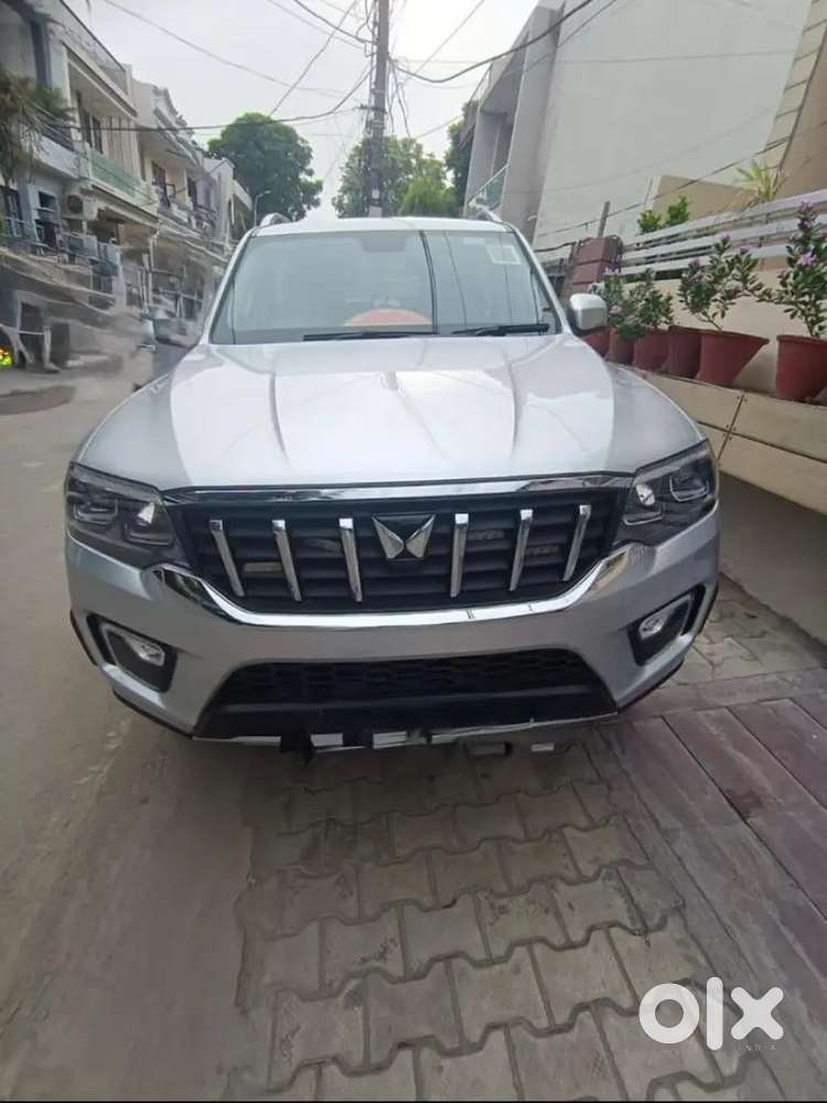 Scorpio N Z8 At For Sale Officer Driven Car