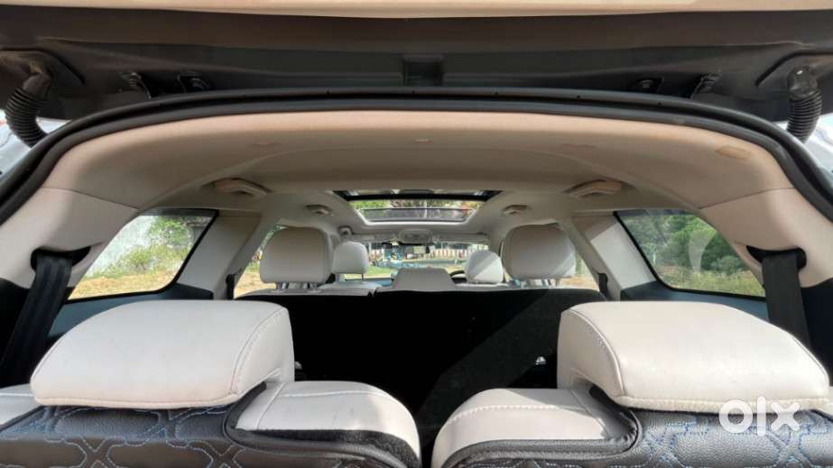 Mahindra Xuv700 2.0 Ax 7 Petrol At Str, 2024, Petrol