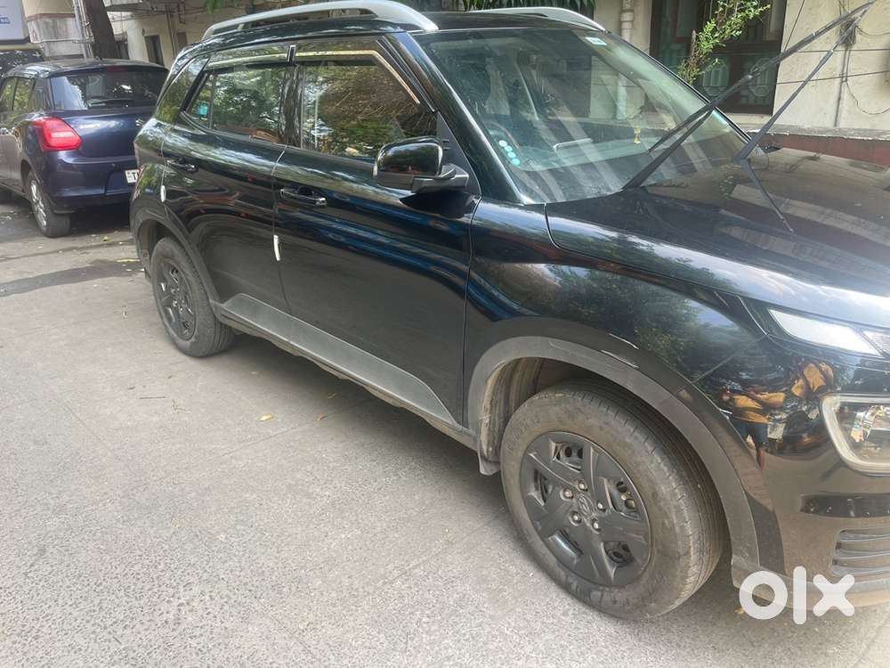 Hyundai Venue Petrol 38000 Km Driven