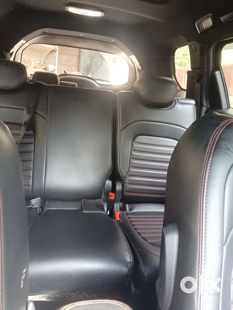 Tata Safari Dark 2024