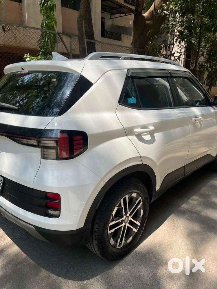 Hyundai Venue 2023 Diesel Well Maintained