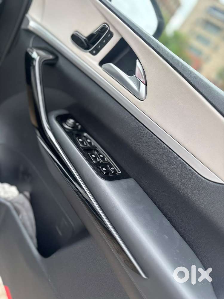 Mahindra Xuv700 2.0 Ax 7 Petrol At Luxury Pack Str, 2024, Petrol