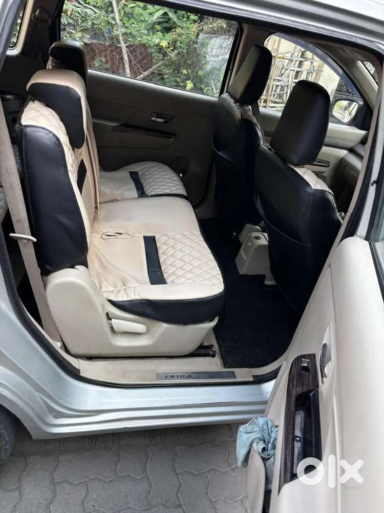 Maruti Suzuki Ertiga Vxi Cng (o)