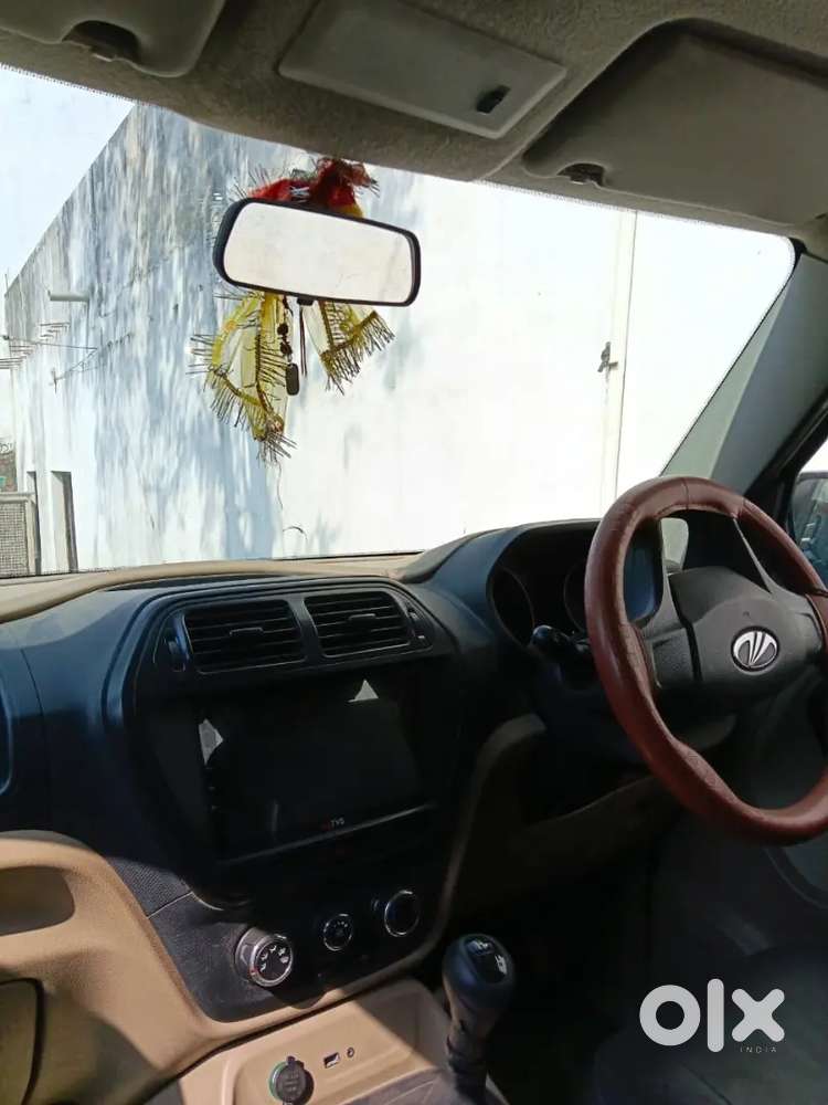 Mahindra Tuv 300 2018