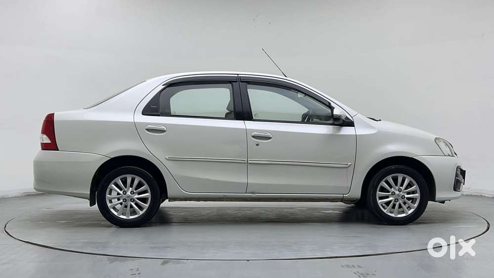 Toyota Etios Liva Vx Dual Tone, 2018, Petrol