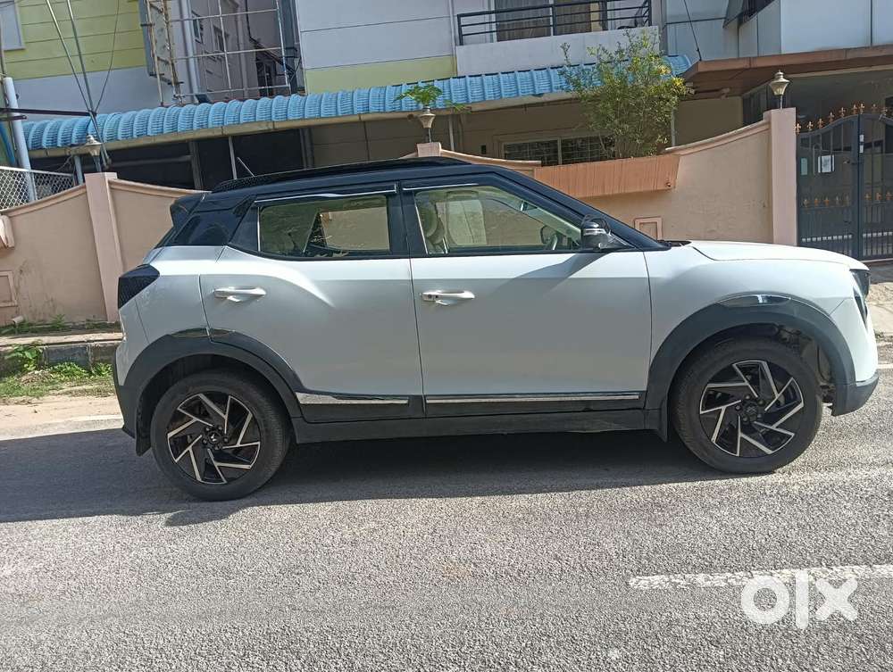 Mahindra XUV 3XO AX7L 1.2 Petrol AT (PG), 2024, Petrol