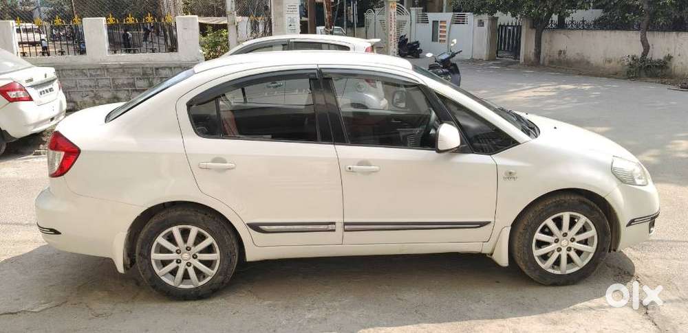 Maruti Suzuki Sx4 Zxi Automatic Bs-iv, 2011, Petrol