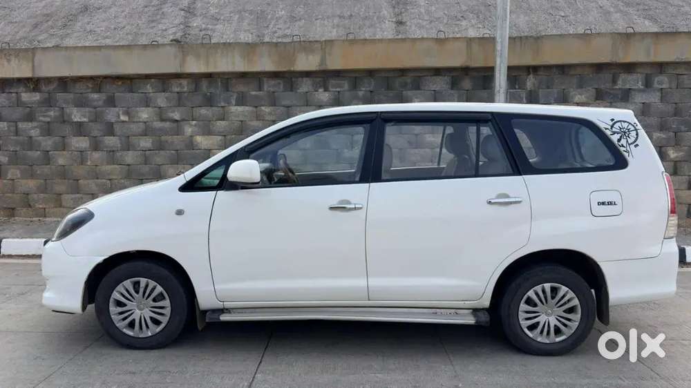 Toyota Innova 2012