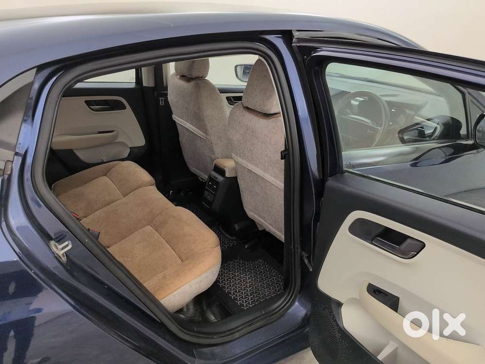 Tata Altroz Xe Petrol, 2025, Petrol