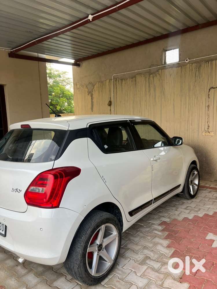 2024 Maruti Swift Vxi Petrol | 27,000 Km | Alloy Wheels |