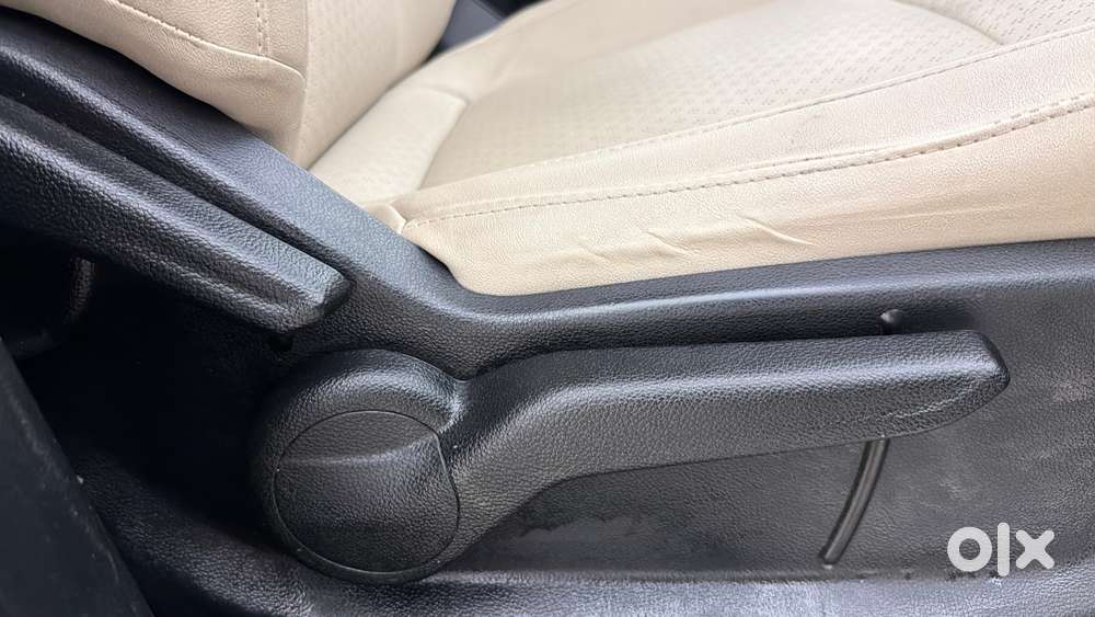 Mahindra Xuv700 2.0 Ax 5 Petrol At Str, 2022, Petrol