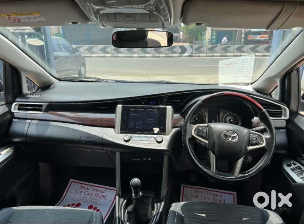 Innova Crysta V 2019