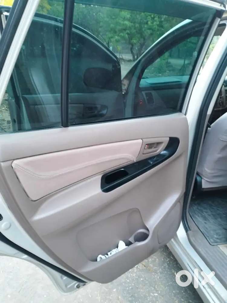 Toyota Innova 2.5 G 7 Seater Manual 2015