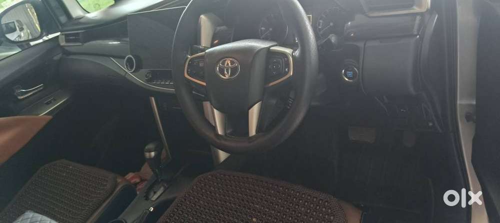 Toyota Innova Crysta 2.8 Zx At 7 Seater, 2016, Diesel