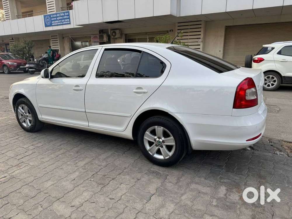 Skoda Laura Elegance 2.0 Tdi Cr Mt, 2011, Diesel