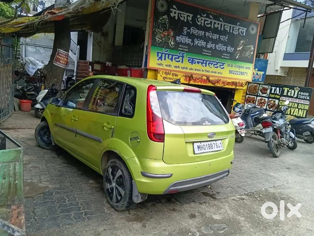 Ford Figo Petrol Zxi 2012 Second Owner