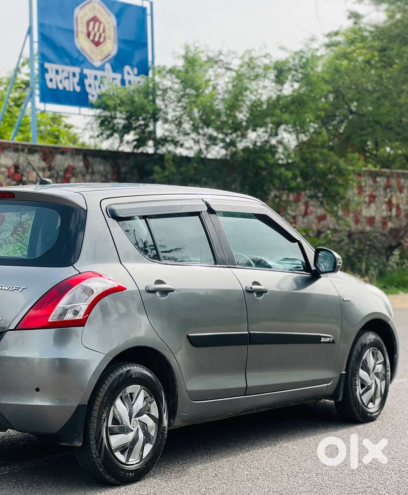 Maruti Suzuki Swift Vxi + Manual, 2017, Petrol