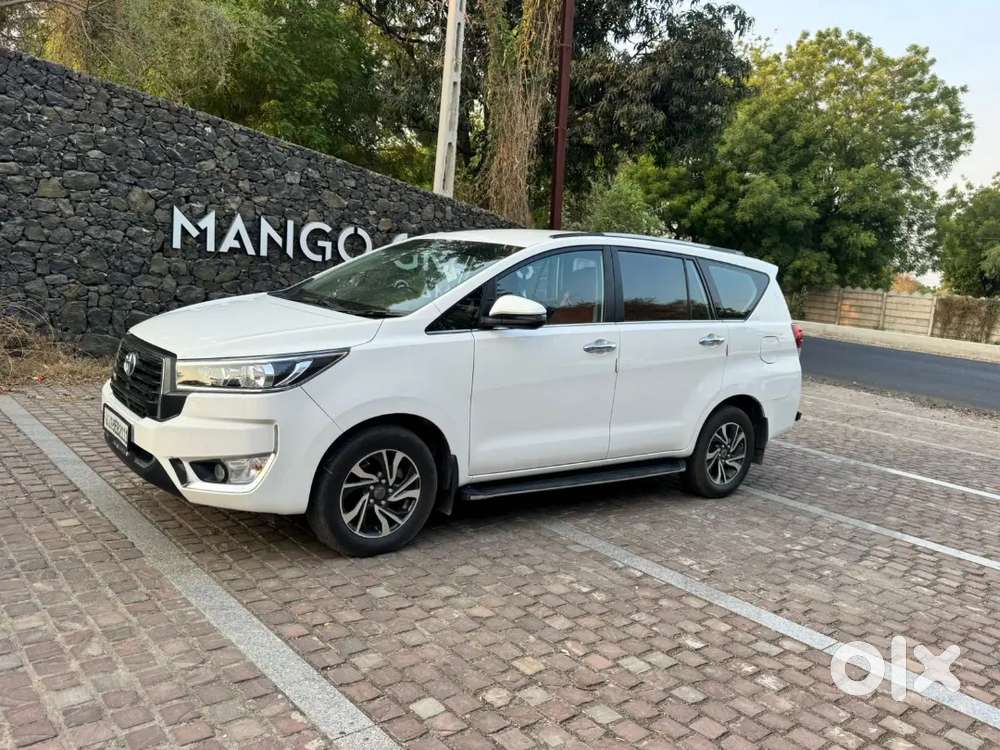 Innova Crysta 2023