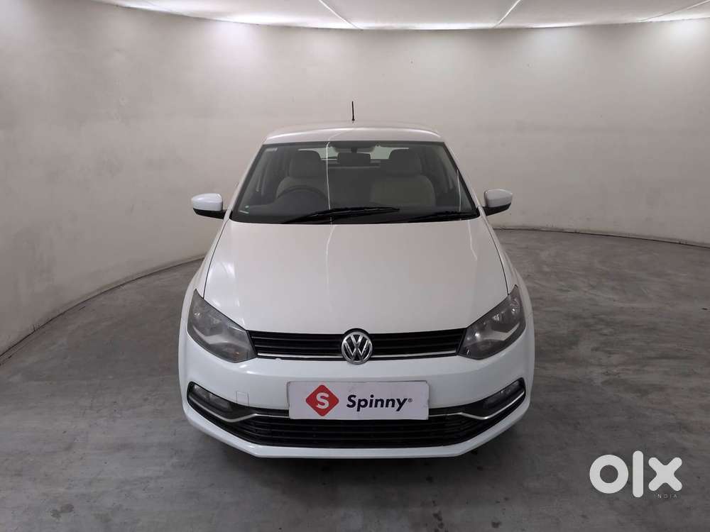 Volkswagen Polo Petrol Highline 1.2l, 2015, Petrol