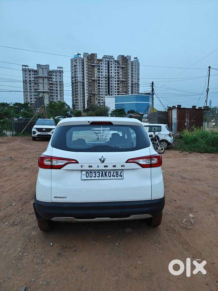 Renault Triber Rxt, 2023, Petrol