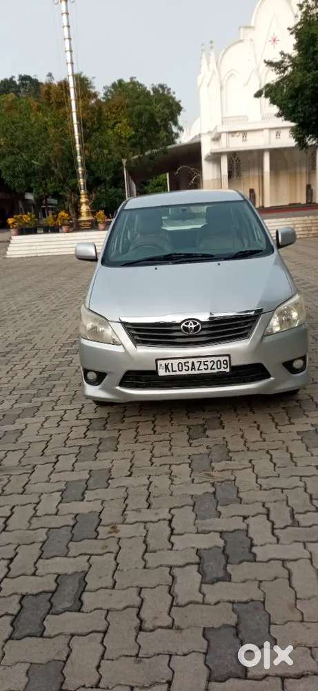 2012 Model Toyota Innova G4