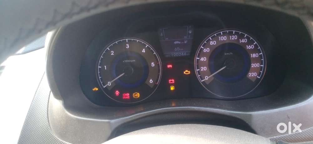 Hyundai Fluidic Verna 2011