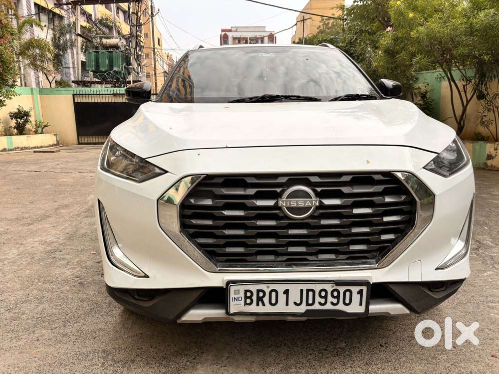 Nissan Magnite 1.0 Xv Premium, 2025, Petrol