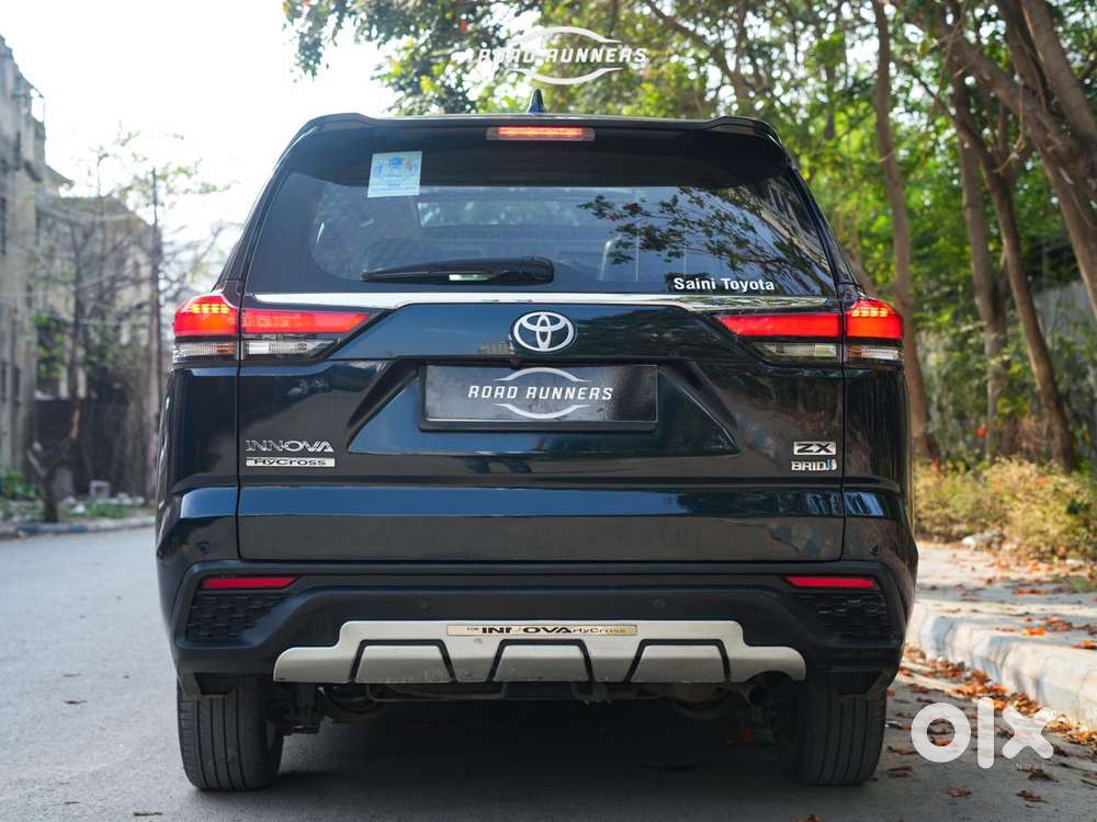 Toyota Innova Hycross 2.0 Zx Hybrid 7 Str, 2024, Petrol