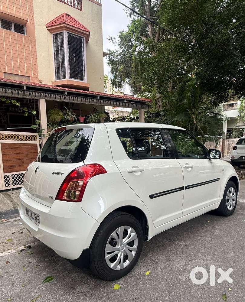 Maruti Suzuki Swift Vxi, 2011, Petrol