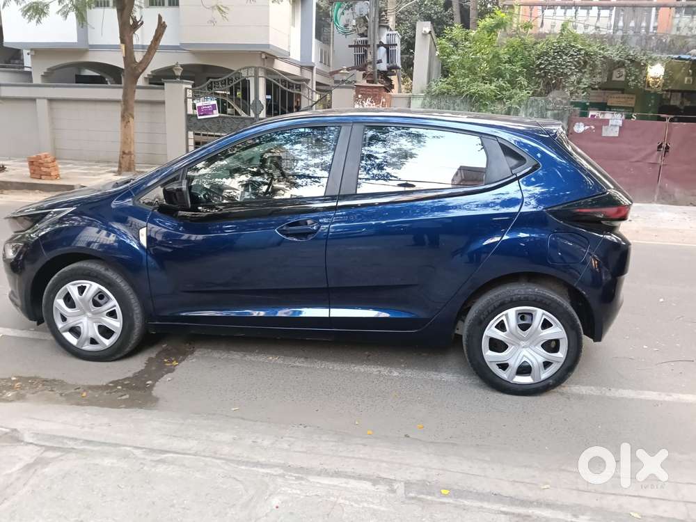 Tata Altroz 1.2 Xta Petrol Dct, 2023, Petrol