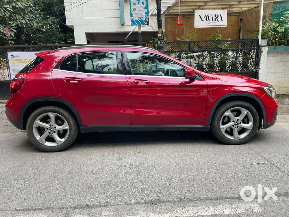 Mercedes Benz Gla 200 Petrol . 2017 Manufactured. Second Owner.