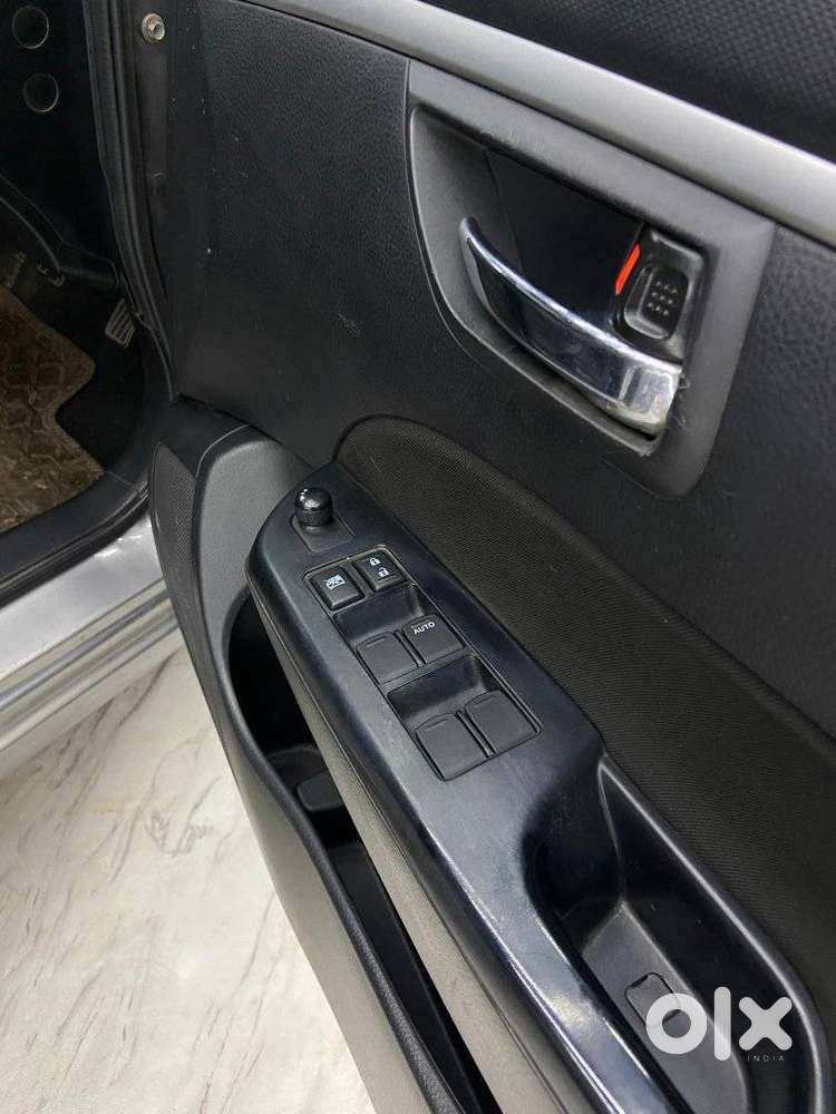 Maruti Suzuki Swift 1.2 Vxi (o), 2012, Petrol