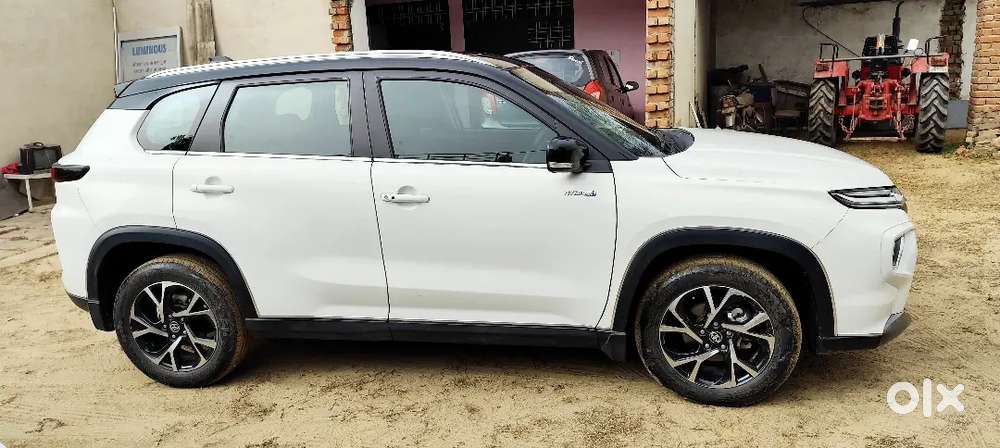 Toyota Urban Cruiser Hyryder 2023 Cng & Hybrids Well Maintained