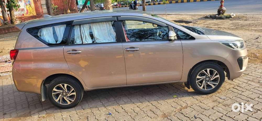 Toyota Innova Crysta 2.4 G Mt 7 Str, 2022, Diesel