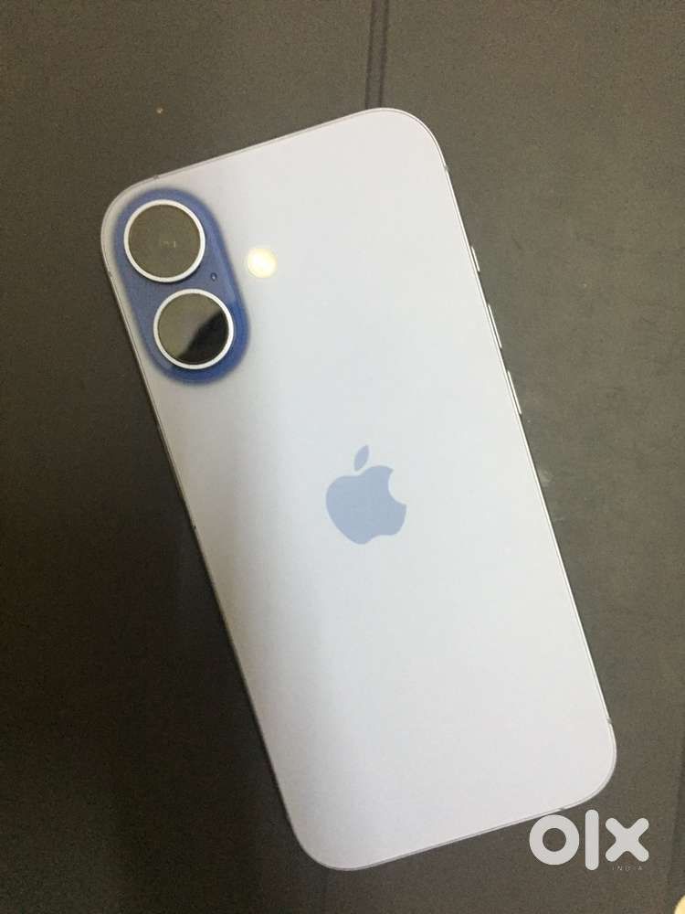 Iphone 17 4months old with apple care till 4/2027